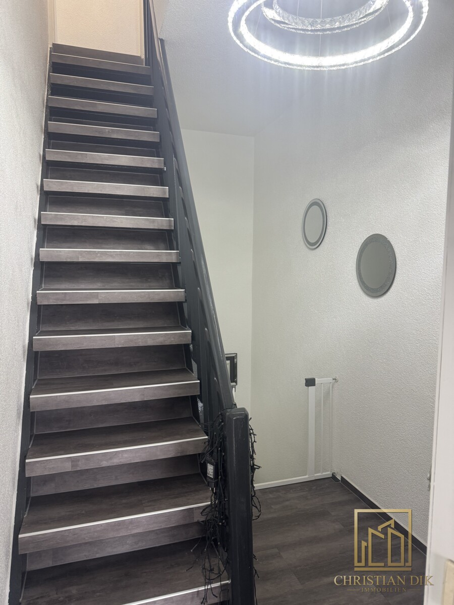 Treppenaufgang zum DG